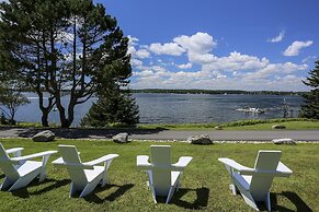 Spruce Point Inn