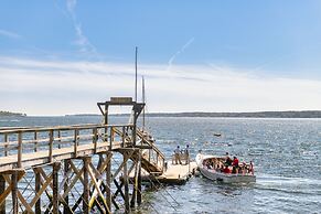 Spruce Point Inn