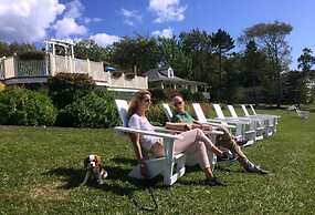 Spruce Point Inn