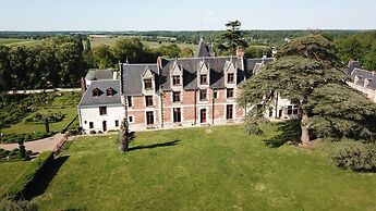 Chateau De Jallanges