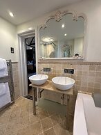 Langtry Manor Hotel