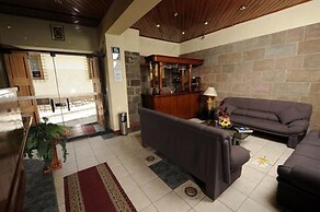 Del Prado Inn