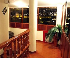 Del Prado Inn