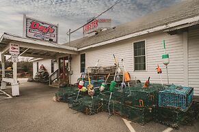 Casco Bay Inn