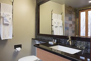 Sunshine Mountain Lodge