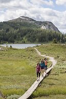 Sunshine Mountain Lodge