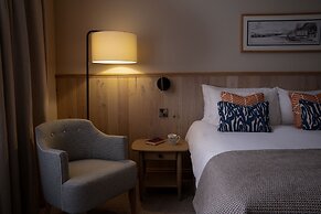 North Lakes Hotel And Spa