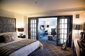 Hotel Commonwealth
