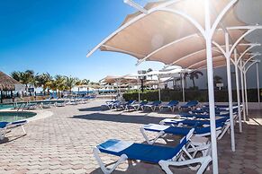 Aquamarina Beach Hotel