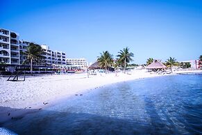 Aquamarina Beach Hotel