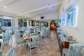Aquamarina Beach Hotel