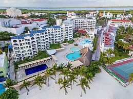 Aquamarina Beach Hotel