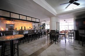 Aquamarina Beach Hotel