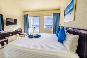 Aquamarina Beach Hotel