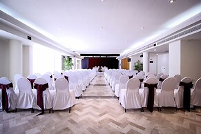 Aquamarina Beach Hotel