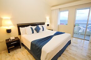 Aquamarina Beach Hotel