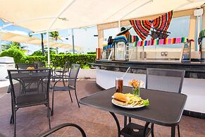 Aquamarina Beach Hotel