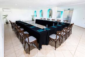 Aquamarina Beach Hotel