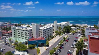 Aquamarina Beach Hotel