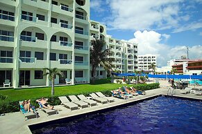 Aquamarina Beach Hotel