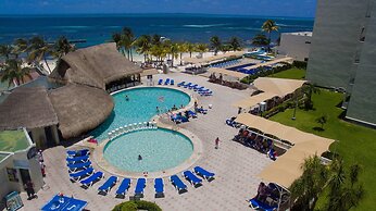Aquamarina Beach Hotel