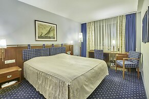 Rushotel