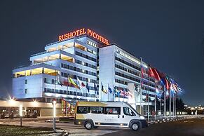 Rushotel