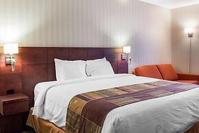 Quality Hotel & Suites