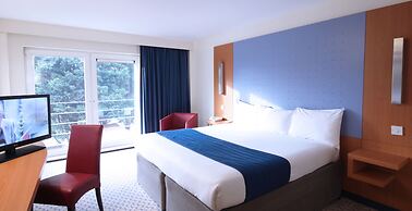 Ramada by Wyndham London North M1