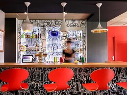 ibis Orange Sud