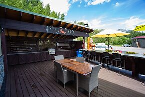 Fernie Fox Hotel
