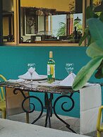 Los Patios Hotel