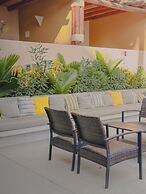 Los Patios Hotel