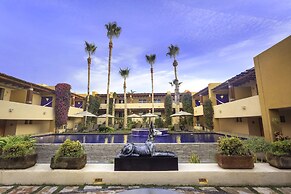 Los Patios Hotel