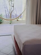 Los Patios Hotel