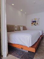 Los Patios Hotel