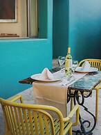 Los Patios Hotel