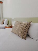 Los Patios Hotel