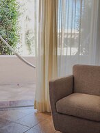 Los Patios Hotel
