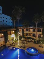 Los Patios Hotel