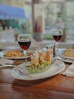 Los Patios Hotel