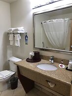 Days Inn & Suites by Wyndham Gresham