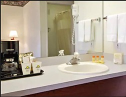 Days Inn & Suites by Wyndham Gresham