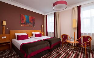Oktiabrskaya Hotel