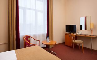 Oktiabrskaya Hotel