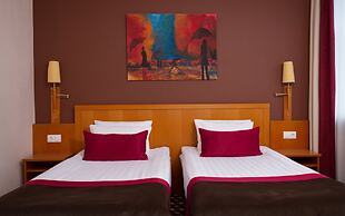 Oktiabrskaya Hotel