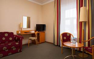 Oktiabrskaya Hotel