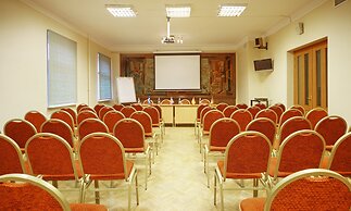 Oktiabrskaya Hotel