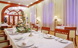Oktiabrskaya Hotel