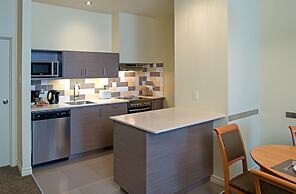 Le Square Phillips Hotel And Suites
